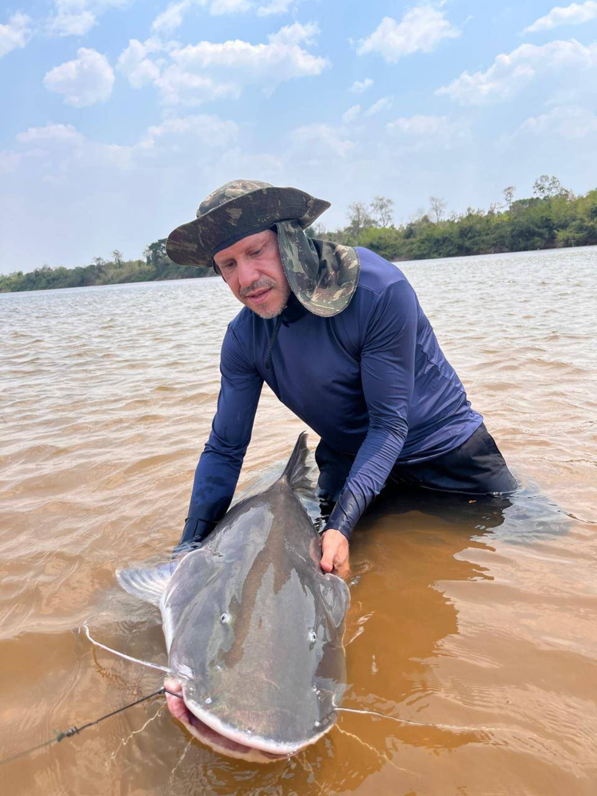Pescaria no Rio Araguaia de todos os tipos de peixe profissional  em Britânia