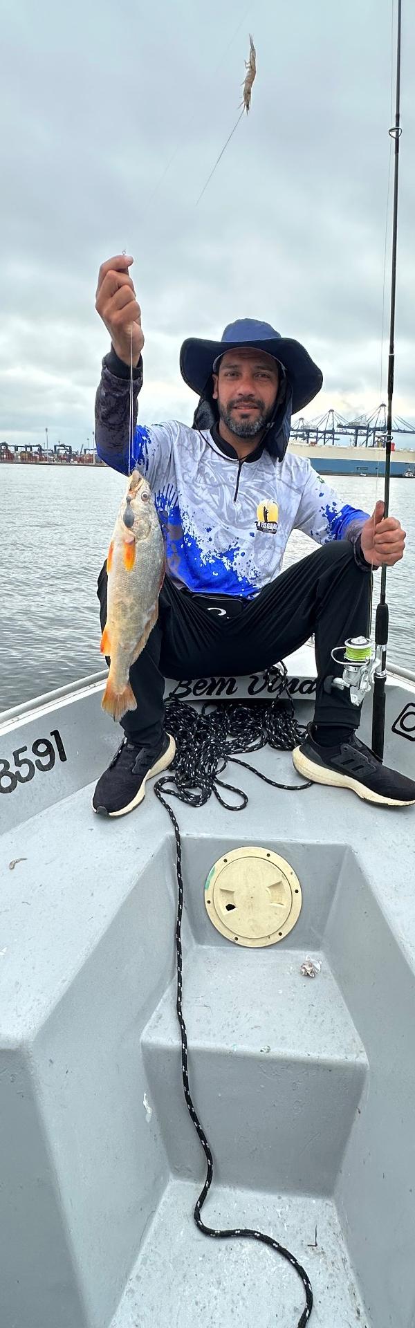 Pescaria nas palmas Ilha do mel ou vedado Guaraqueçaba em Paranaguá-PR