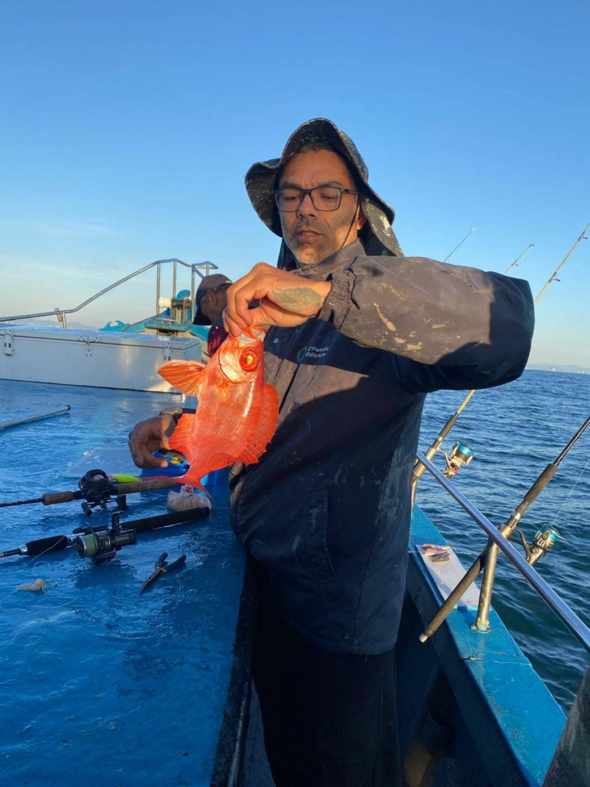 Pesca Diurna Anchovas, Vermelhos e demais Peixes de Fundo!! em Balneário Piçarras