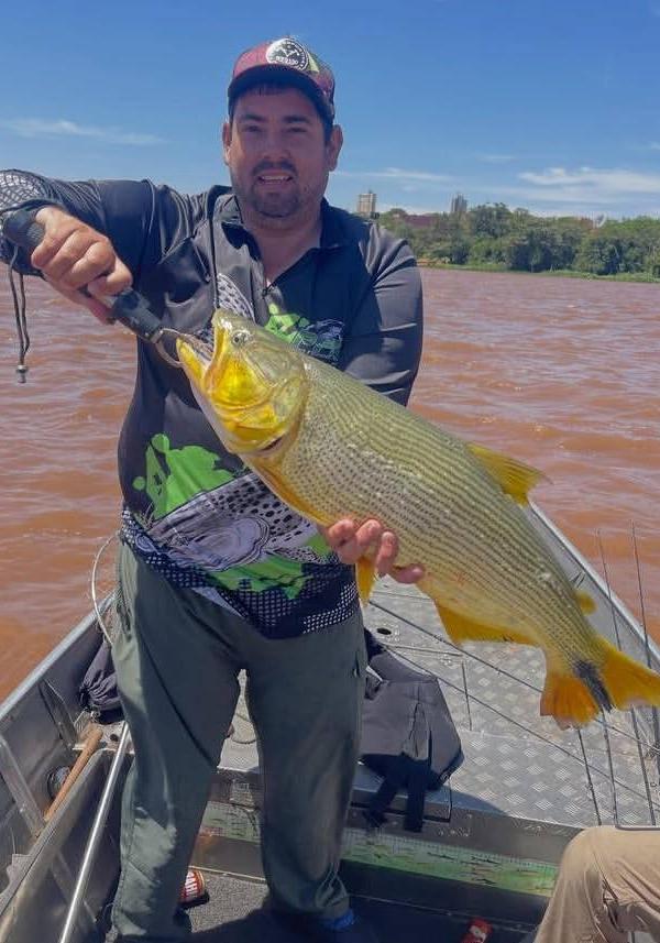 Pescaria em rios de água doce.dourado,piapara em Guaíra-PR