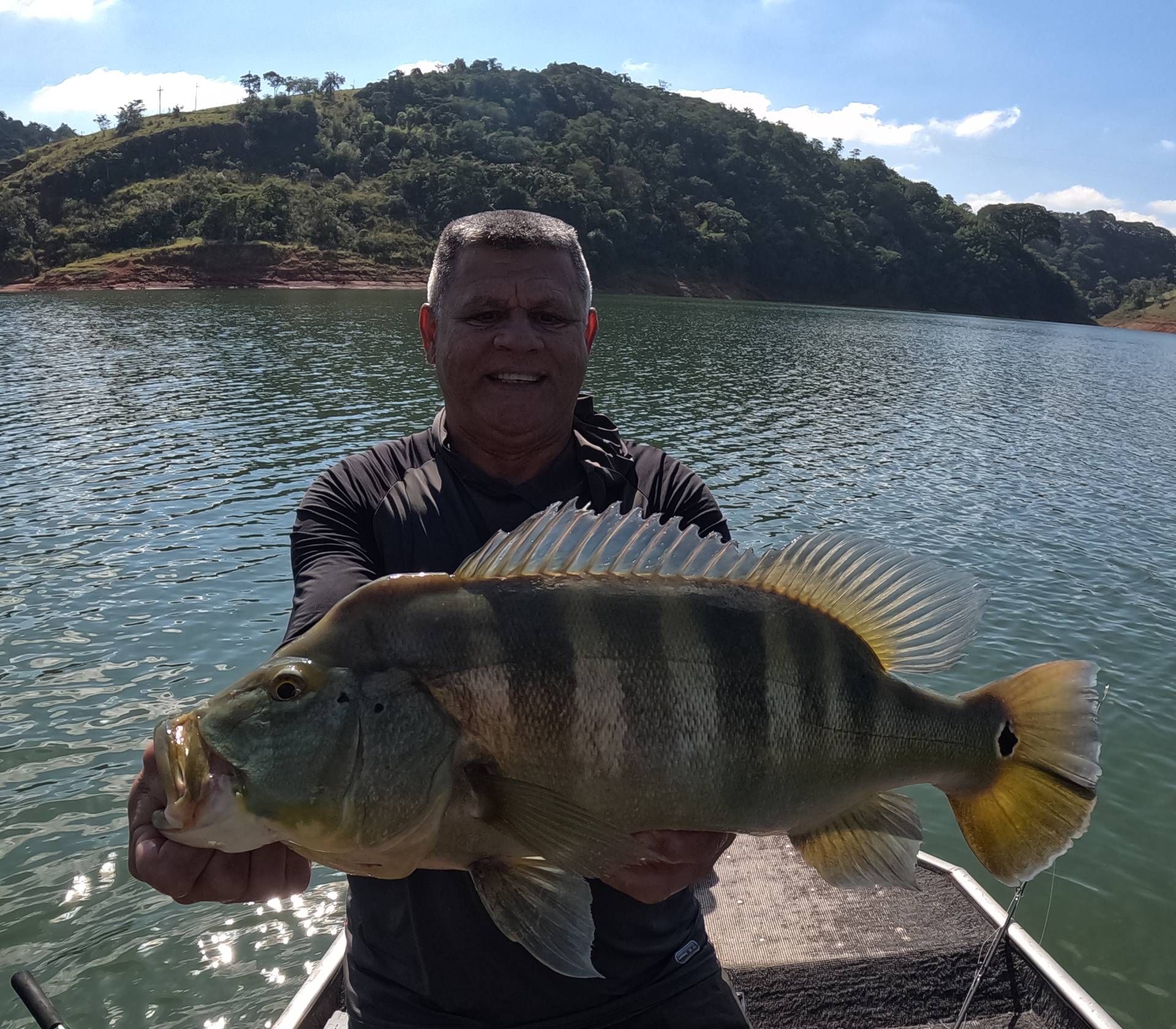 Pescaria de tucunaré represa de Santa Branca SP em Santa Branca