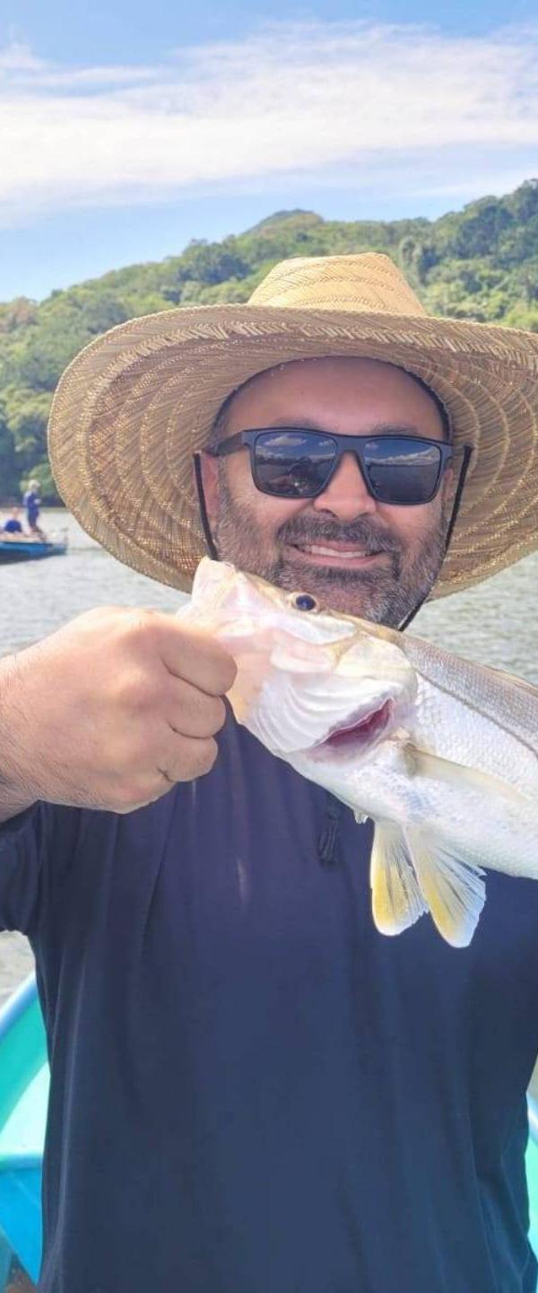 Ms guia de pesca na baia de guaratuba em Guaratuba-PR