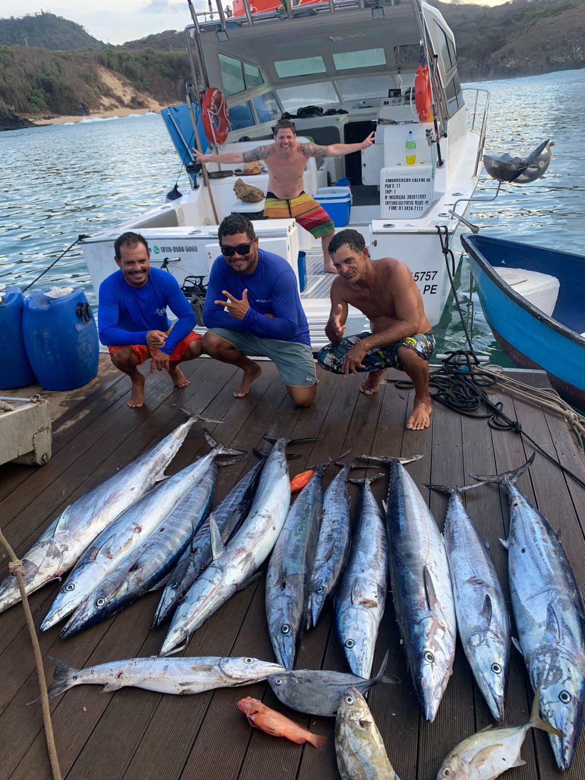Pesca oceânica, banco Drina  em Fernando de Noronha