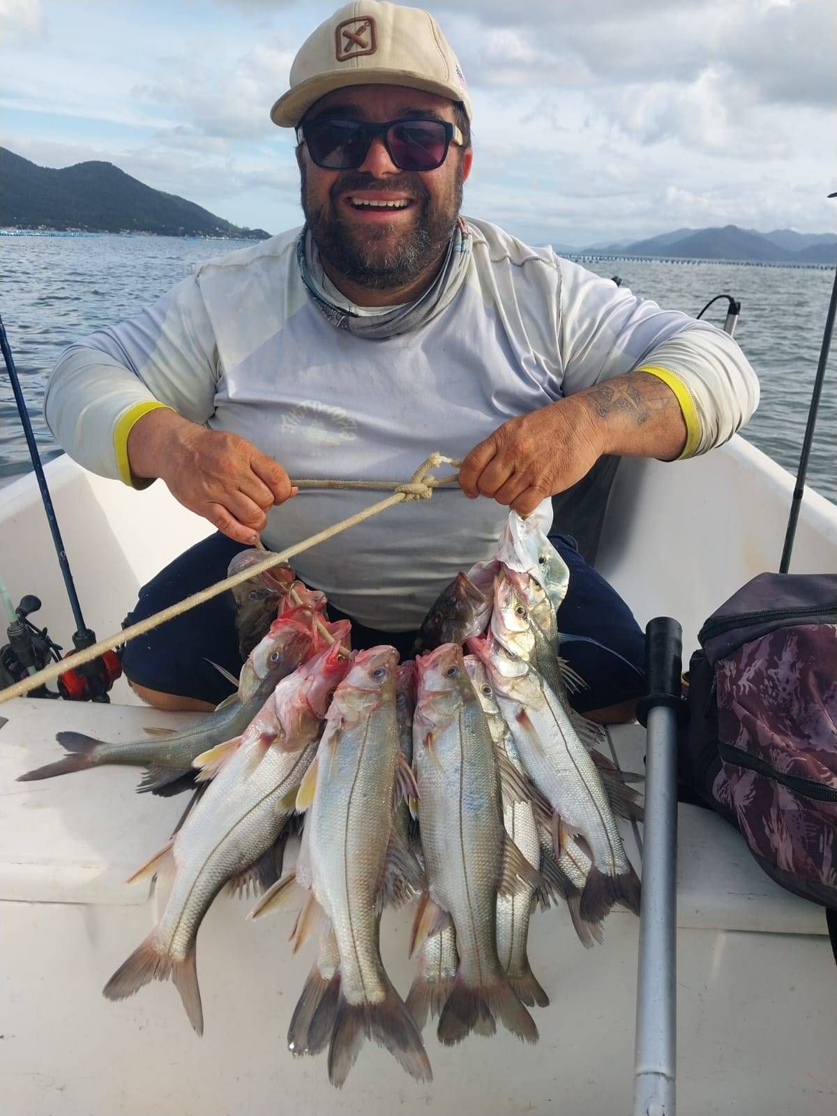 Pescaria  focada em robalos e badejos   com iscas  artificiais  em Florianópolis