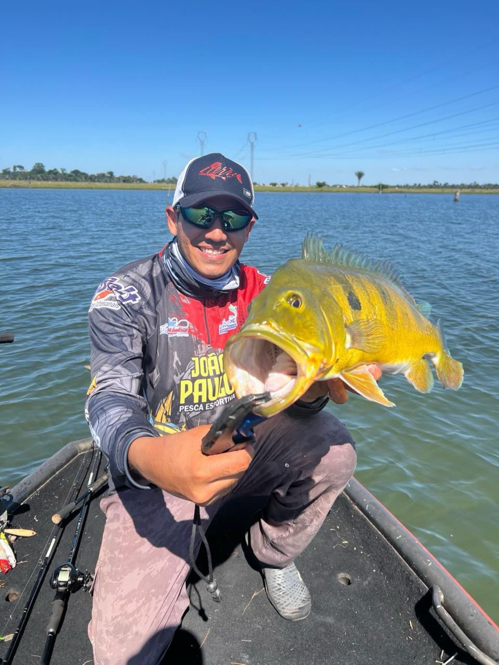 Pesca de tucunaré rio Jamari  em Porto Velho